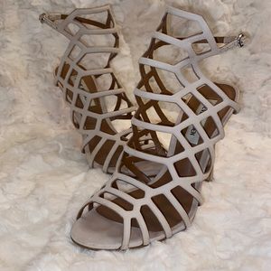✨ STEVE MADDEN Nude Heel ✨